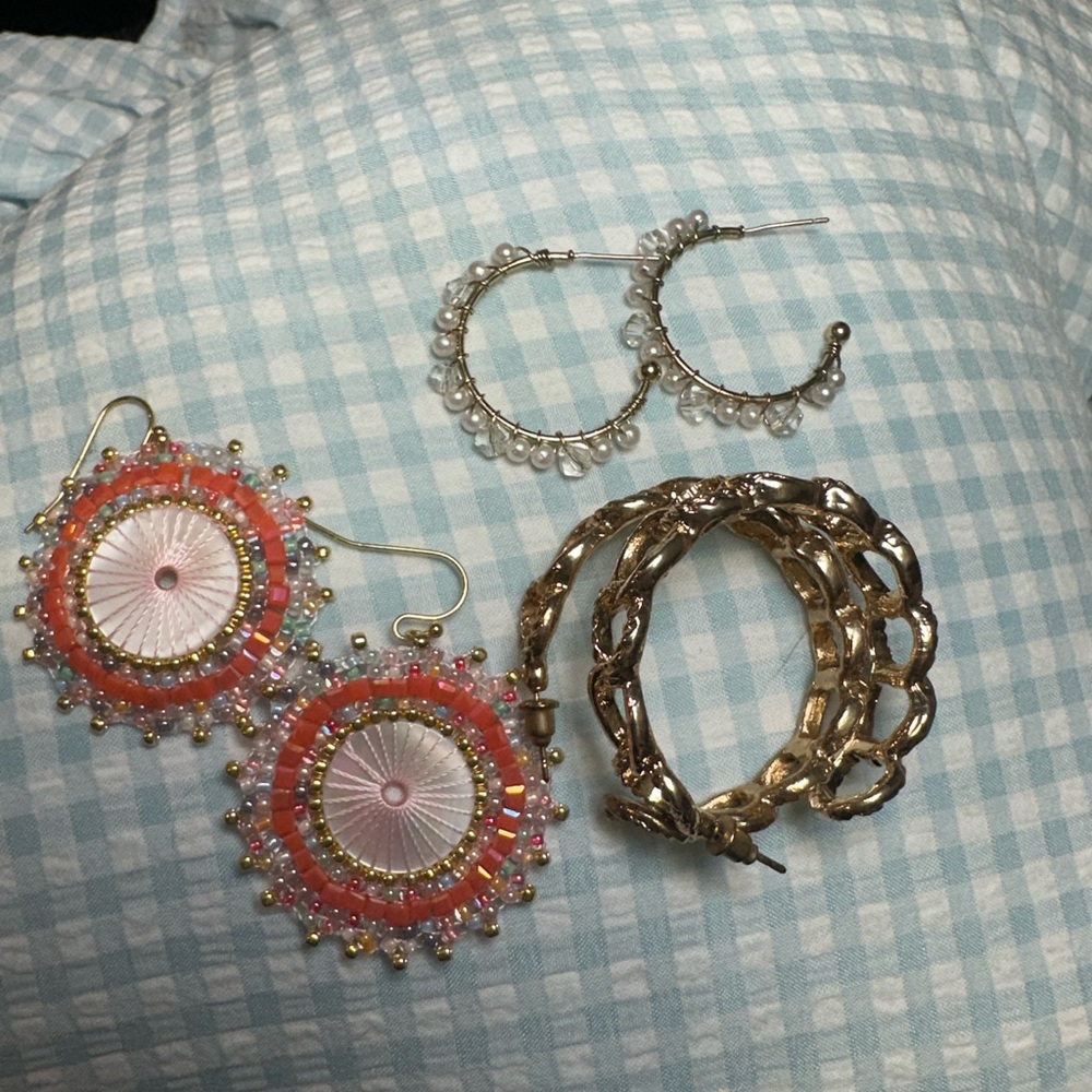 Earring bundle - Picture 2 of 3